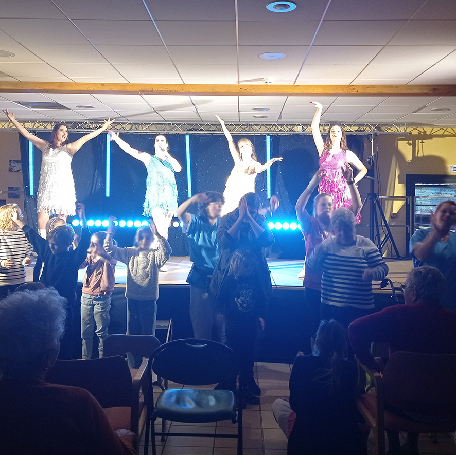 spectacle vegas ehpad montredon labessonnie 2024 06
